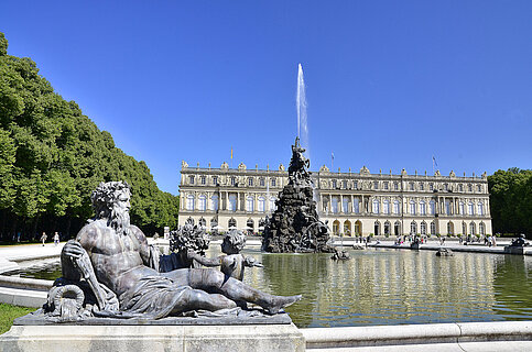 Schloss Herrenchiemsee By Guido Radig (Own work) [CC BY 3.0 (http://creativecommons.org/licenses/by/3.0)], via Wikimedia Commons